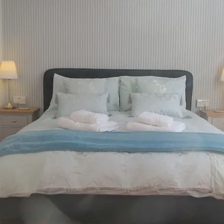 Broadlands (adults Only)